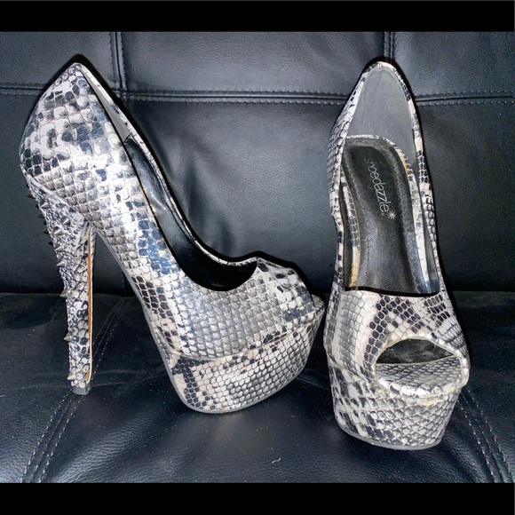 Heels - Picture 1 of 1